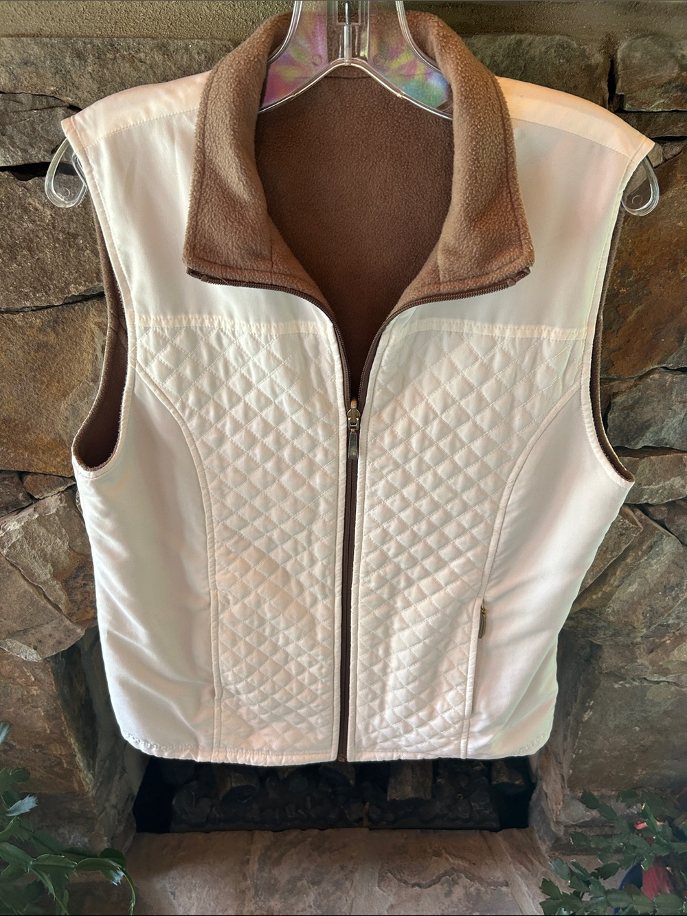Karen Scott Quilted Vest with Brown Fleece Lining - Cream and Brown Size Small